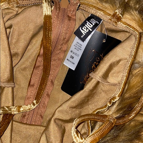 Forplay lion costume - Picture 9 of 10